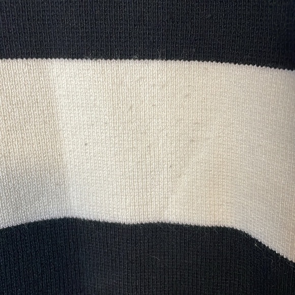 Theory Black and White Semi Cropped Sweater Size Small - Picture 5 of 9